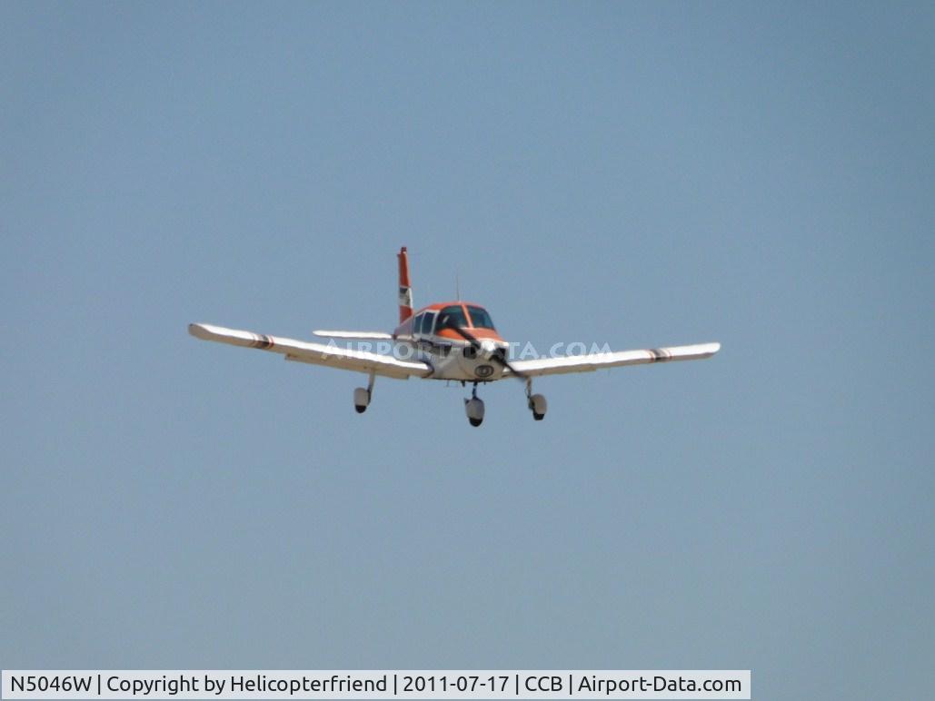 N5046W, 1961 Piper PA-28 C/N 28-48, Returning from Brackett (POC) and on final to runway 24