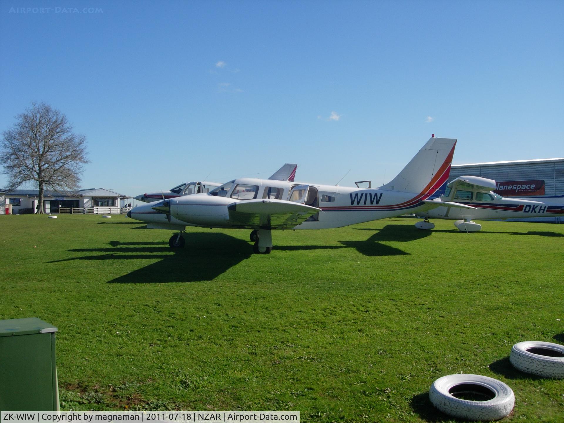ZK-WIW, Piper PA-34-220T Seneca C/N 34-48017, Awaiting sale at Ardmore Airport, Auckland