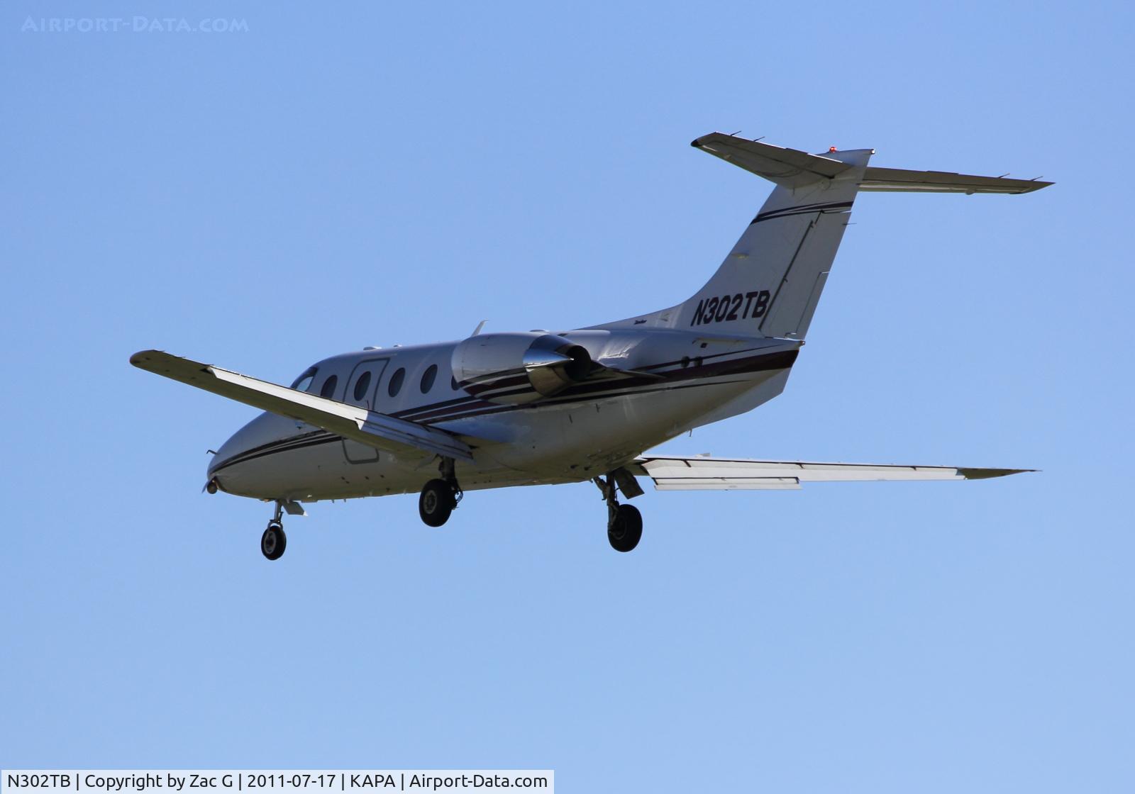 N302TB, 2004 Raytheon Aircraft Company 400A C/N RK-384, Landing 17L