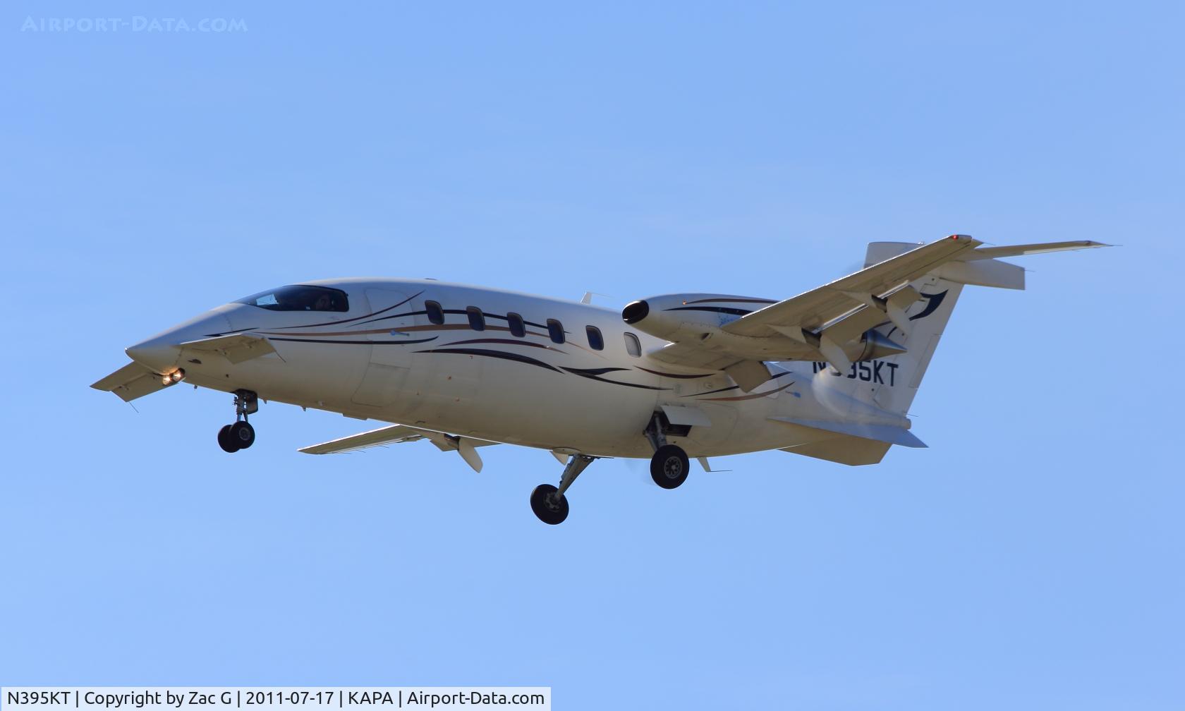N395KT, 2001 Piaggio P-180 Avanti C/N 1044, Landing on 17L.