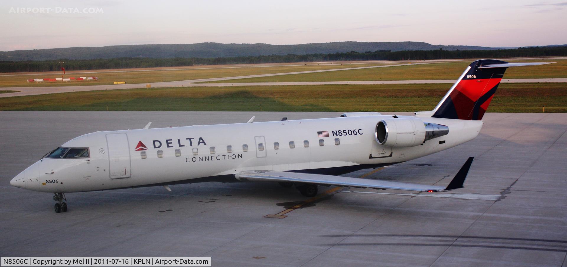 N8506C, 2001 Bombardier CRJ-200ER (CL-600-2B19) C/N 7506, FLG4273 - KPLN-KDTW - Taxi For Departure RWY 14