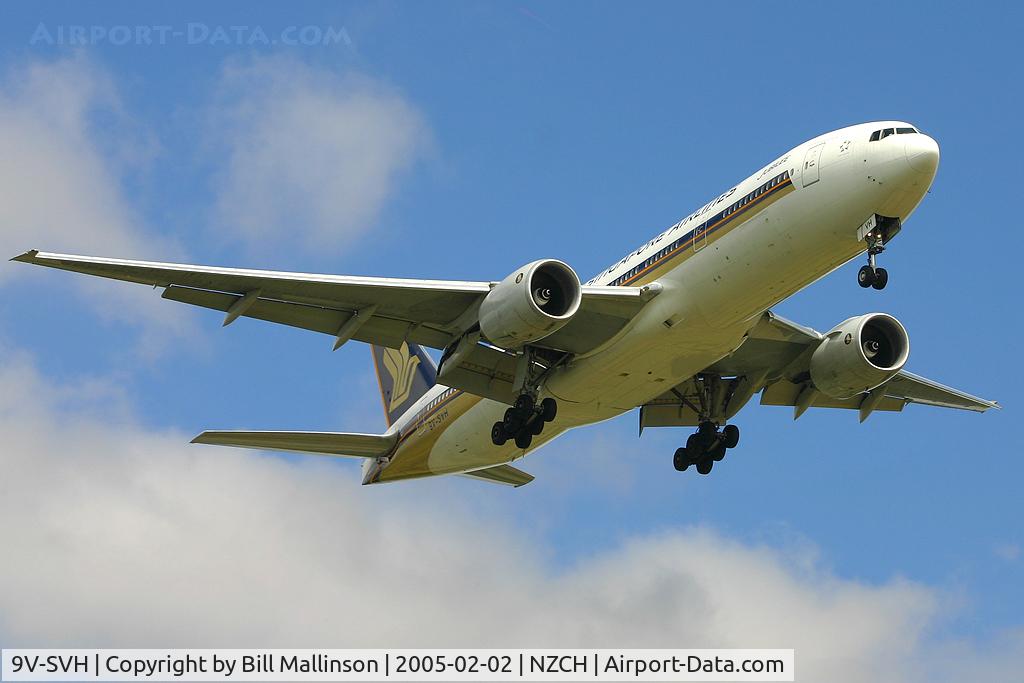 9V-SVH, 2002 Boeing 777-212/ER C/N 28532, finals to 20