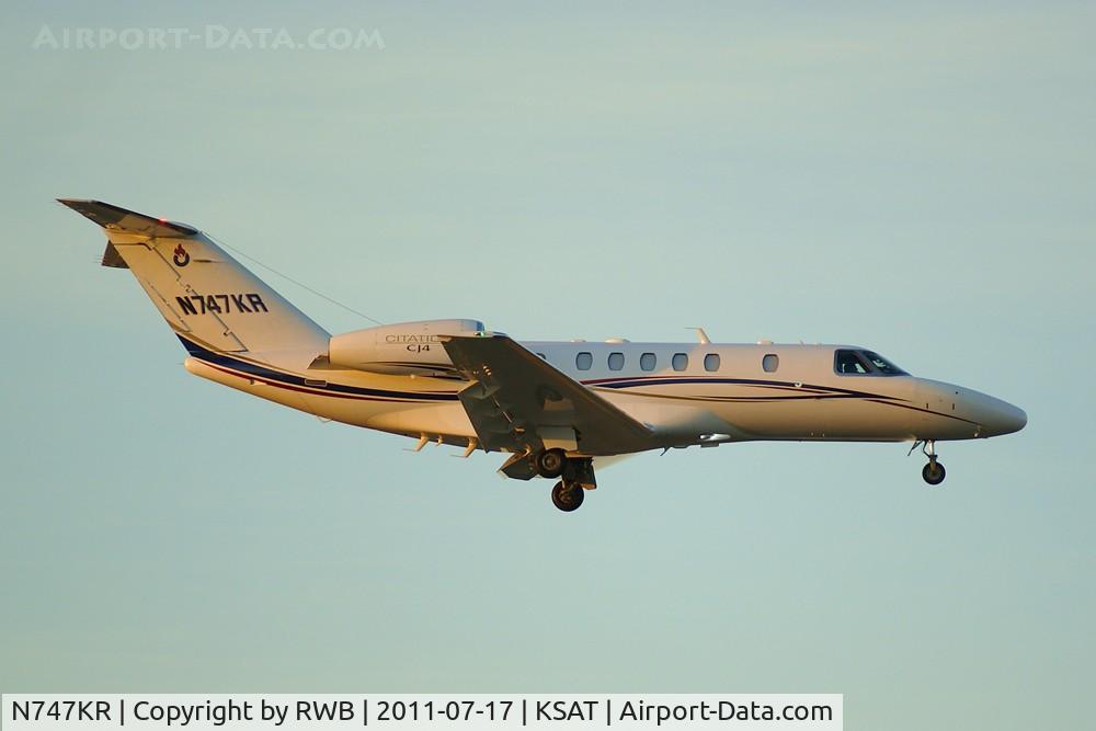 N747KR, 2005 Cessna 525B C/N 525B0015, Landing 12R while the sun sets