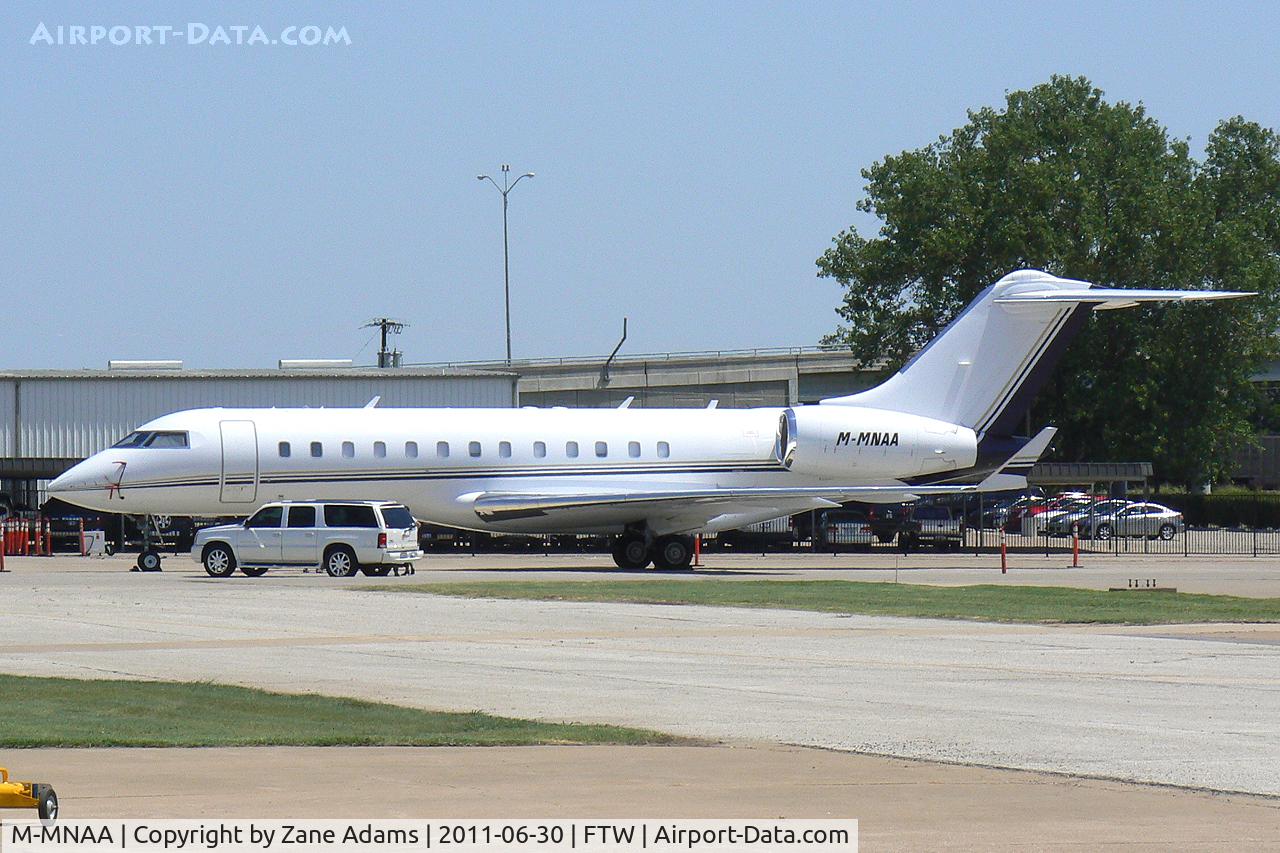 M-MNAA, 2000 Bombardier BD-700-1A10 Global Express C/N 9086, A Manx registered Canadair at Meacham Field - Fort Worth, TX
