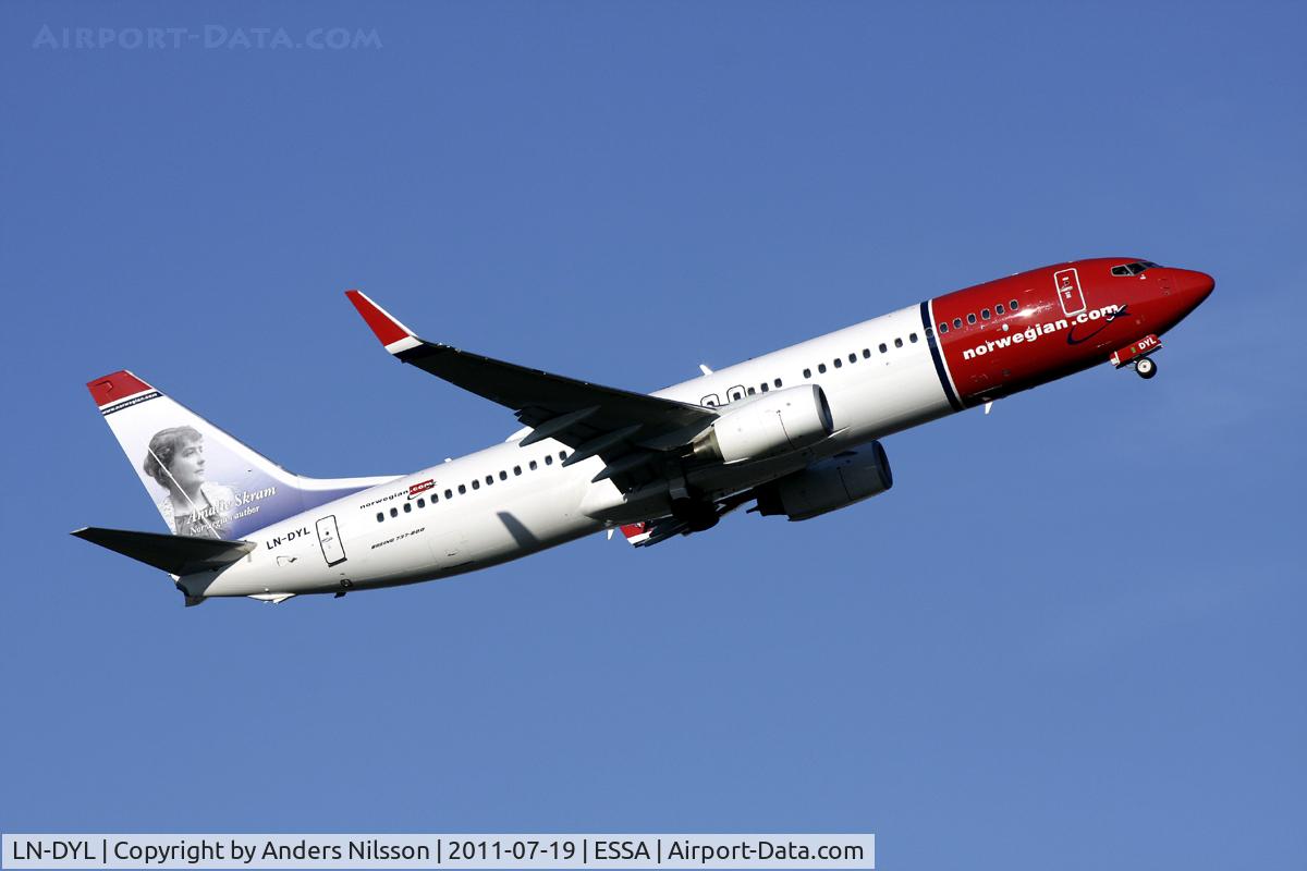 LN-DYL, 2011 Boeing 737-8JP C/N 40867, Departing runway 19R at 20:07 on flight NAX47G to Luleå (ESPA).