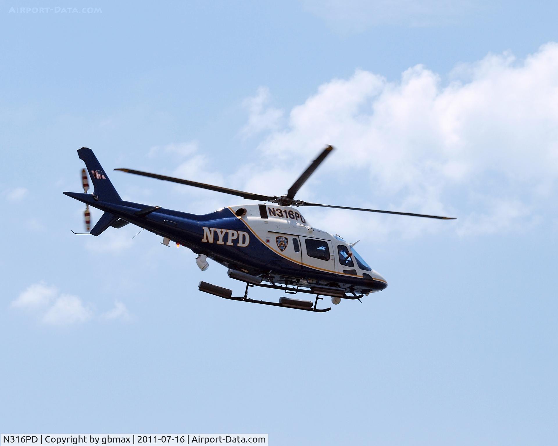 N316PD, 2003 Agusta A-119 C/N 14038, @ Brighton Beach, Brooklyn, NY