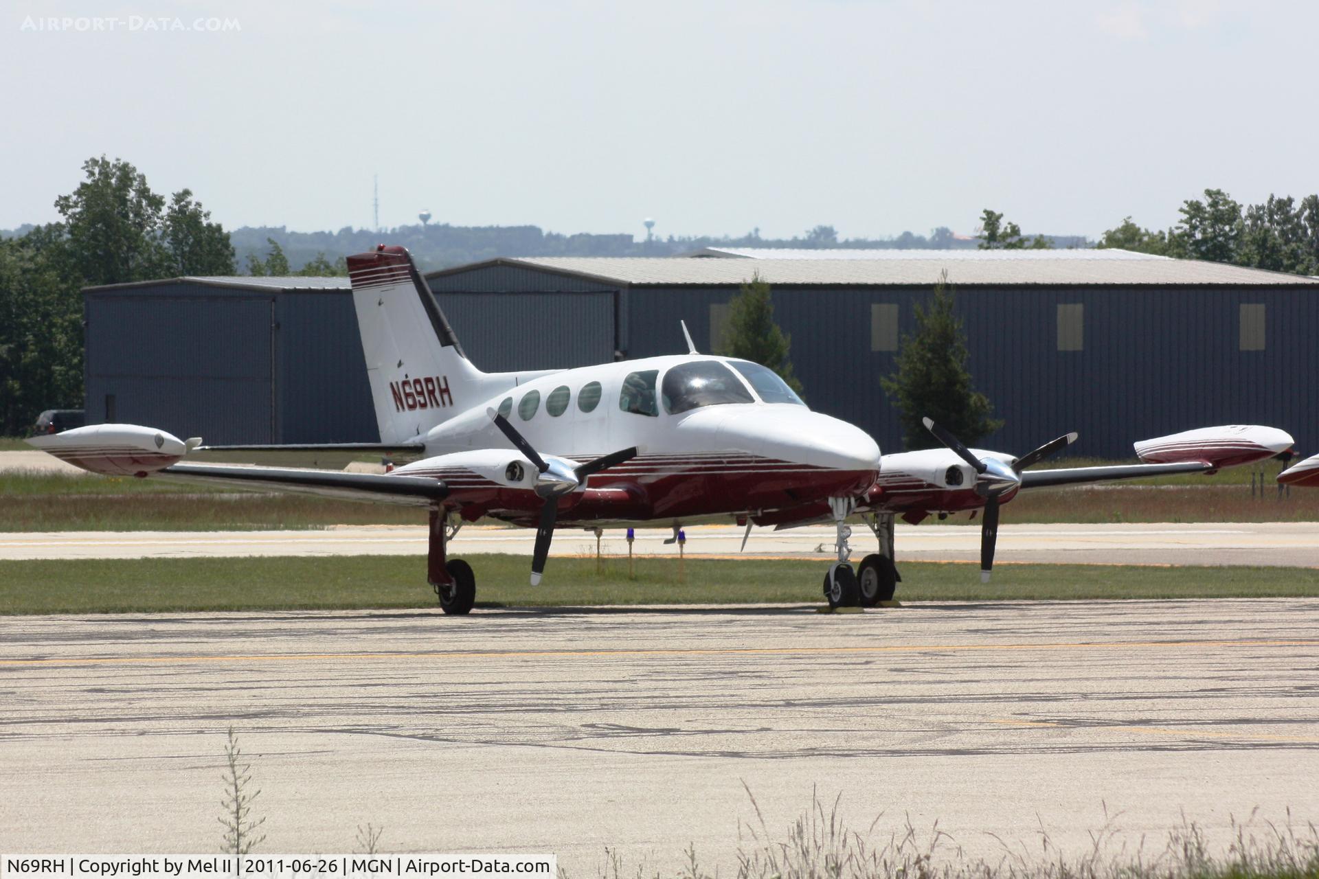 N69RH, 1969 Cessna 401A C/N 401A-0122, Parked