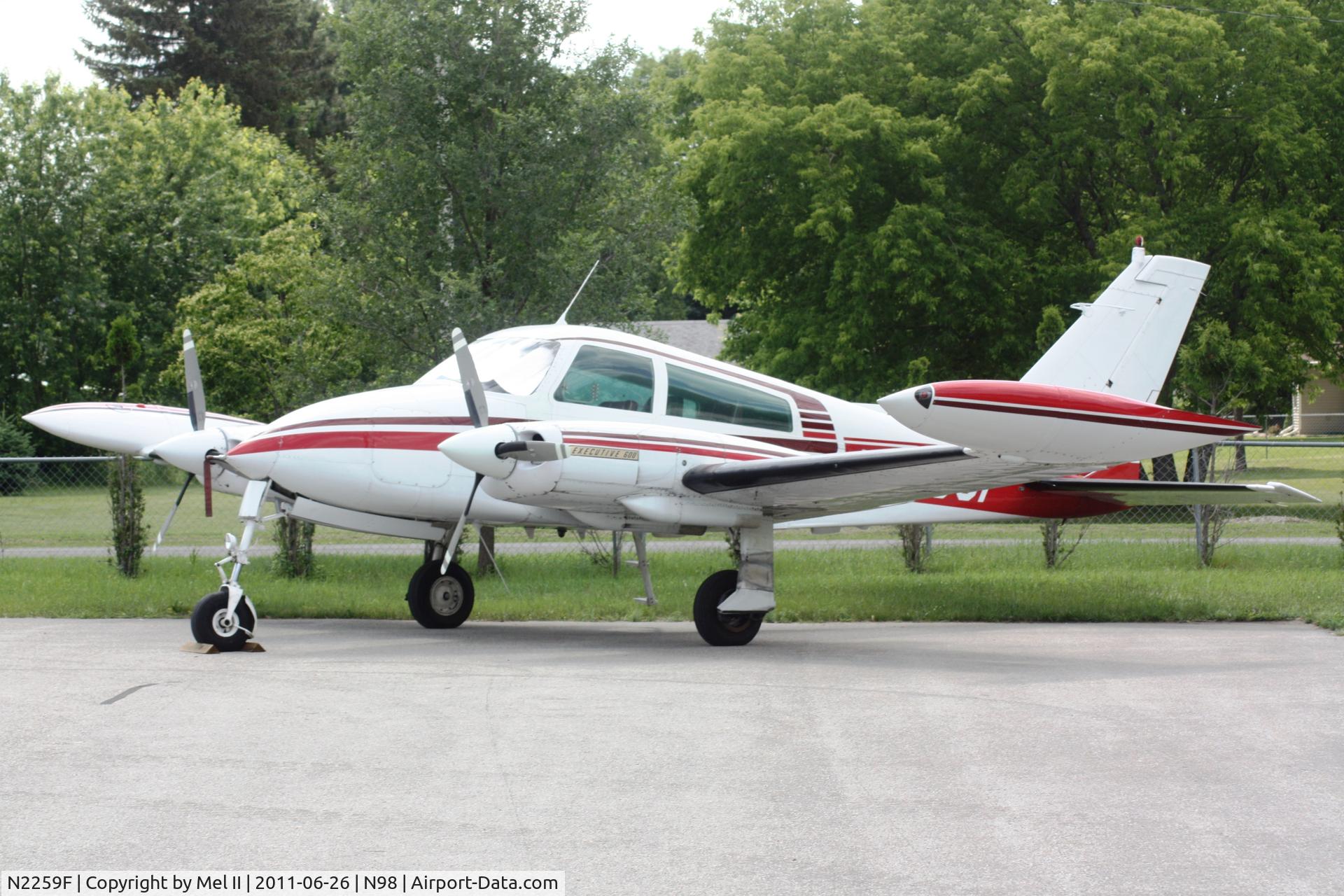 N2259F, 1966 Cessna 310L C/N 310L-0059, Parked