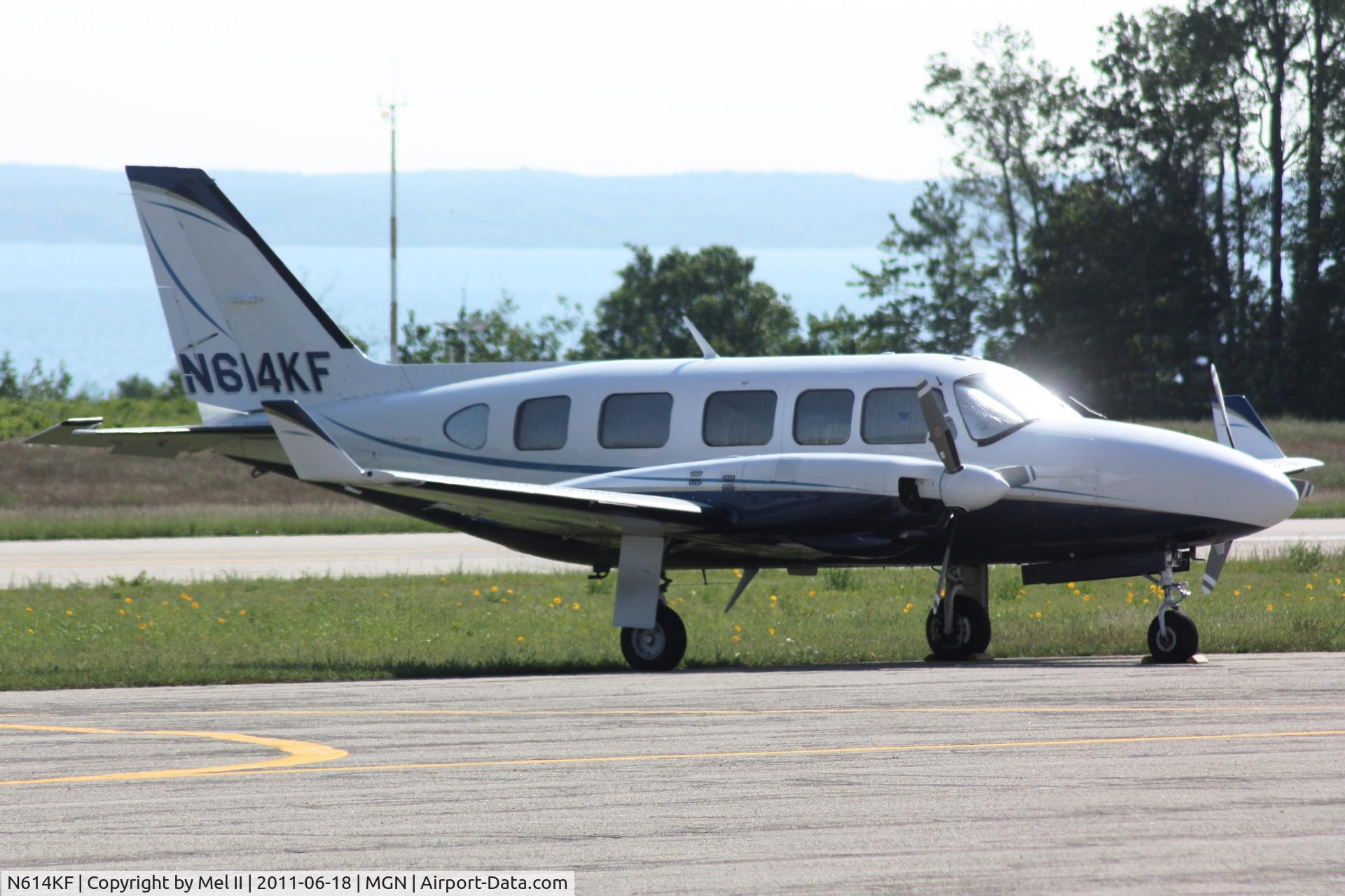 N614KF, 1977 Piper PA-31-350 Chieftain C/N 31-7752136, Parked