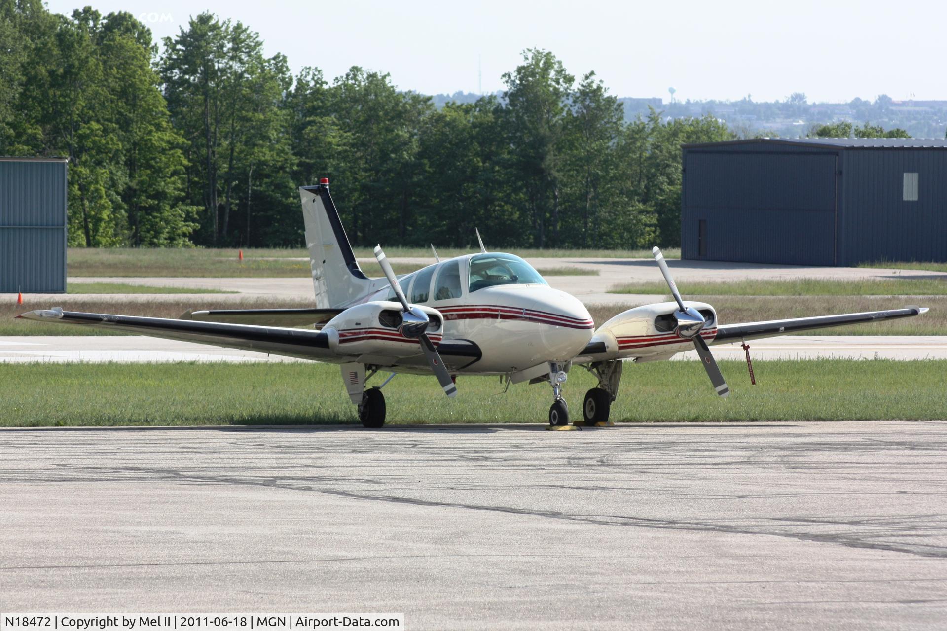 N18472, 1978 Beech 95-B55 (T42A) Baron C/N TC-2155, Parked