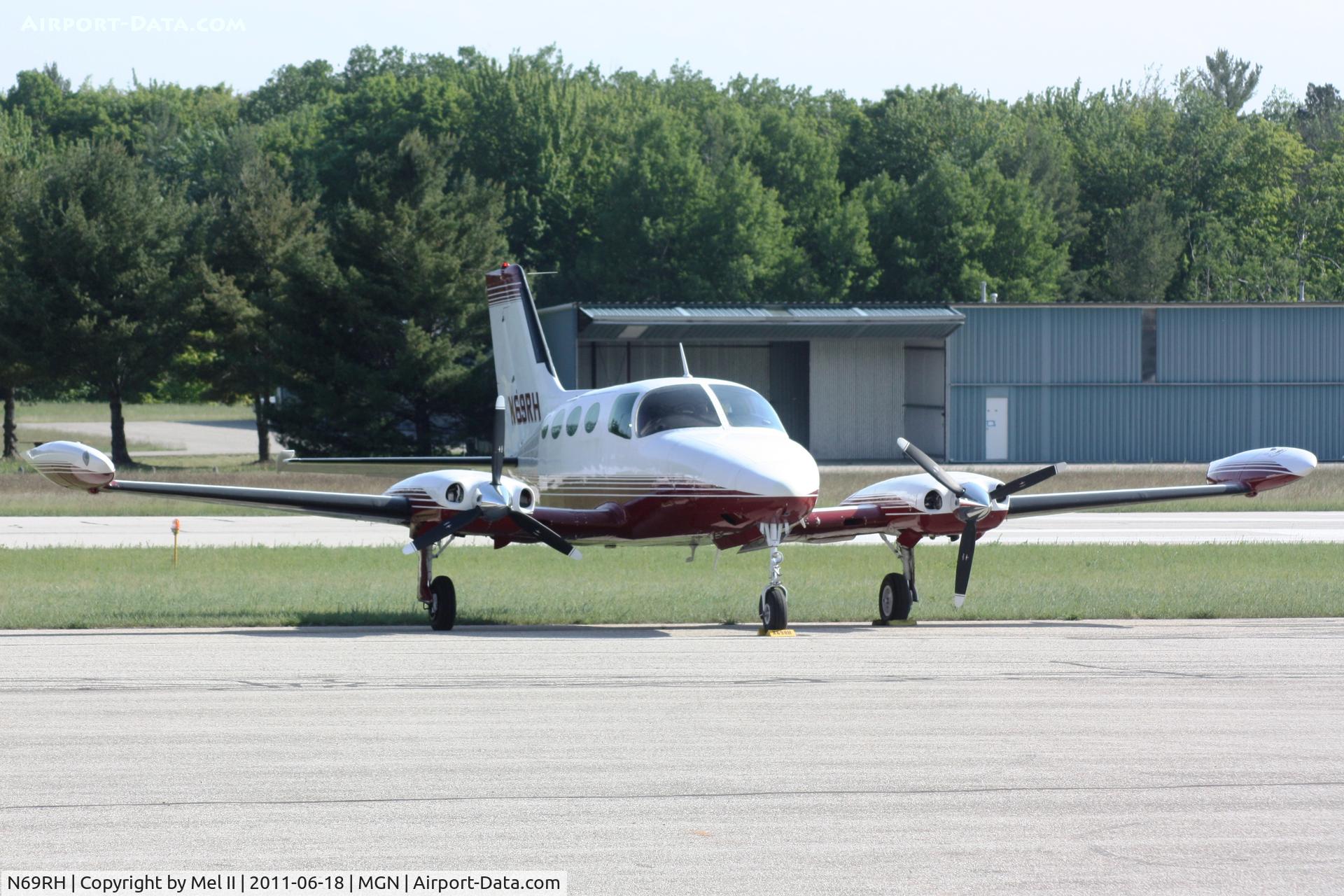 N69RH, 1969 Cessna 401A C/N 401A-0122, Parked