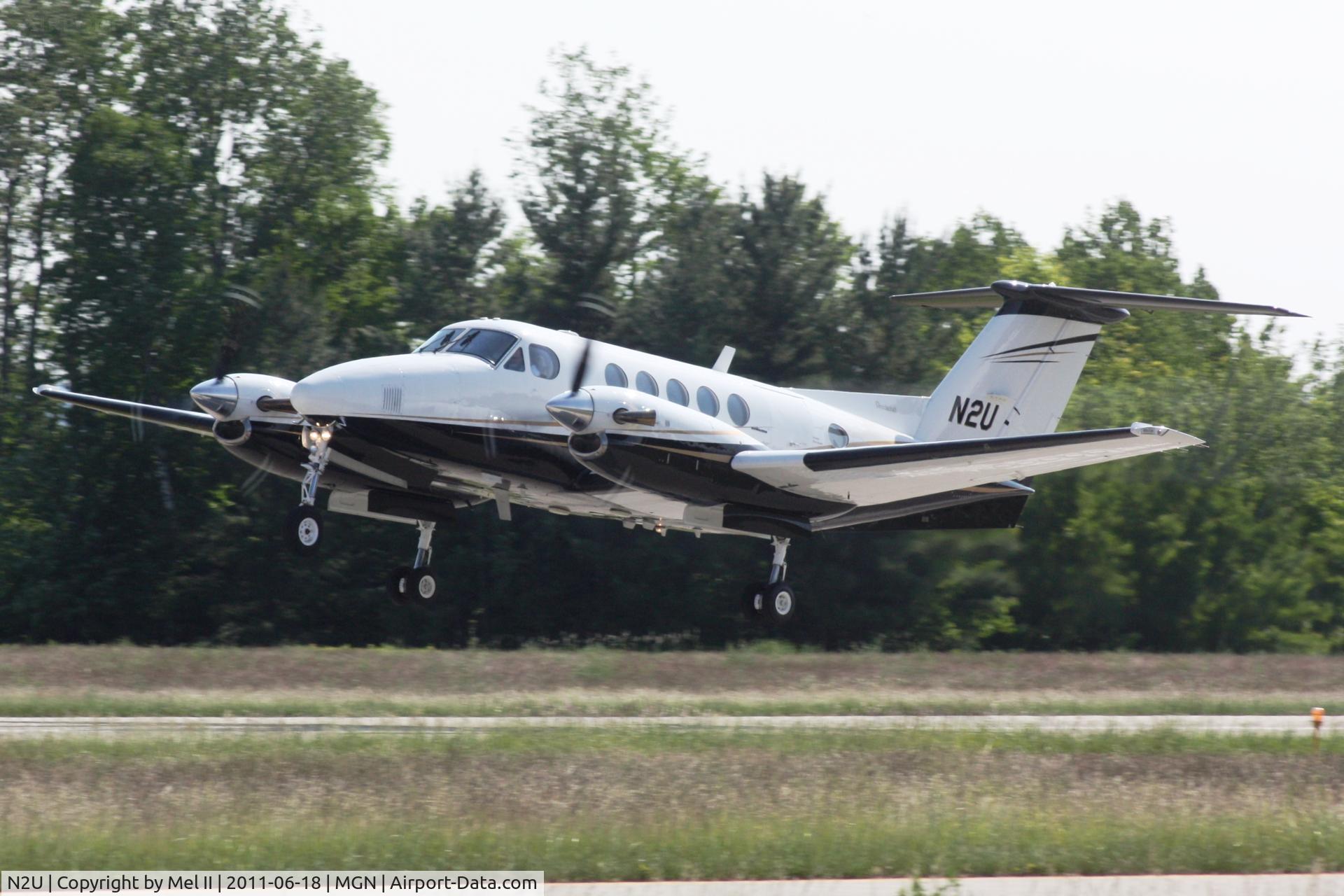 N2U, 1977 Beech 200 Super King Air C/N BB-263, KMGN-KCPS - Departing RWY 10