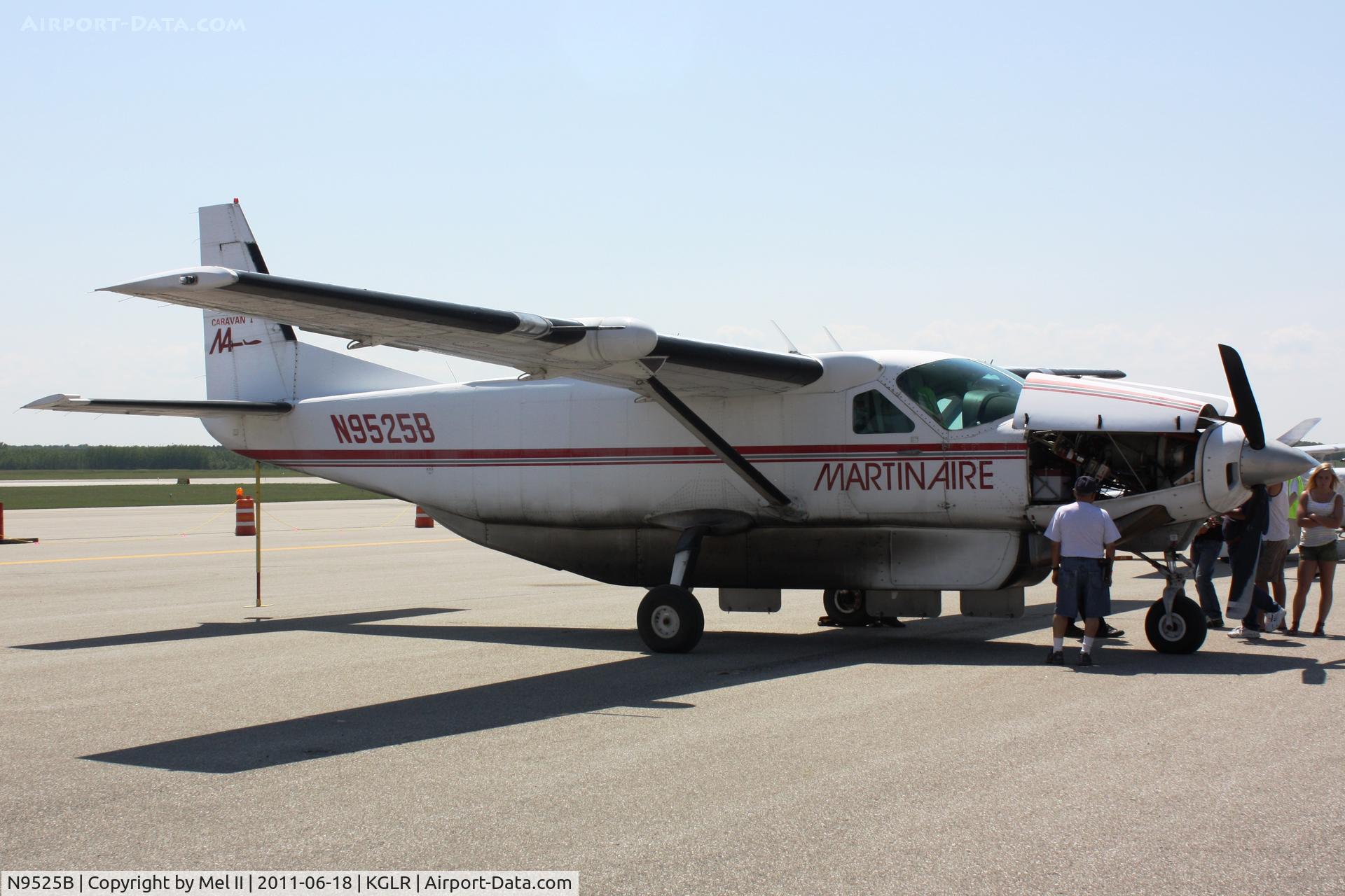 N9525B, 1988 Cessna 208B C/N 208B0087, 2011 Wings Over Gaylord Air Show