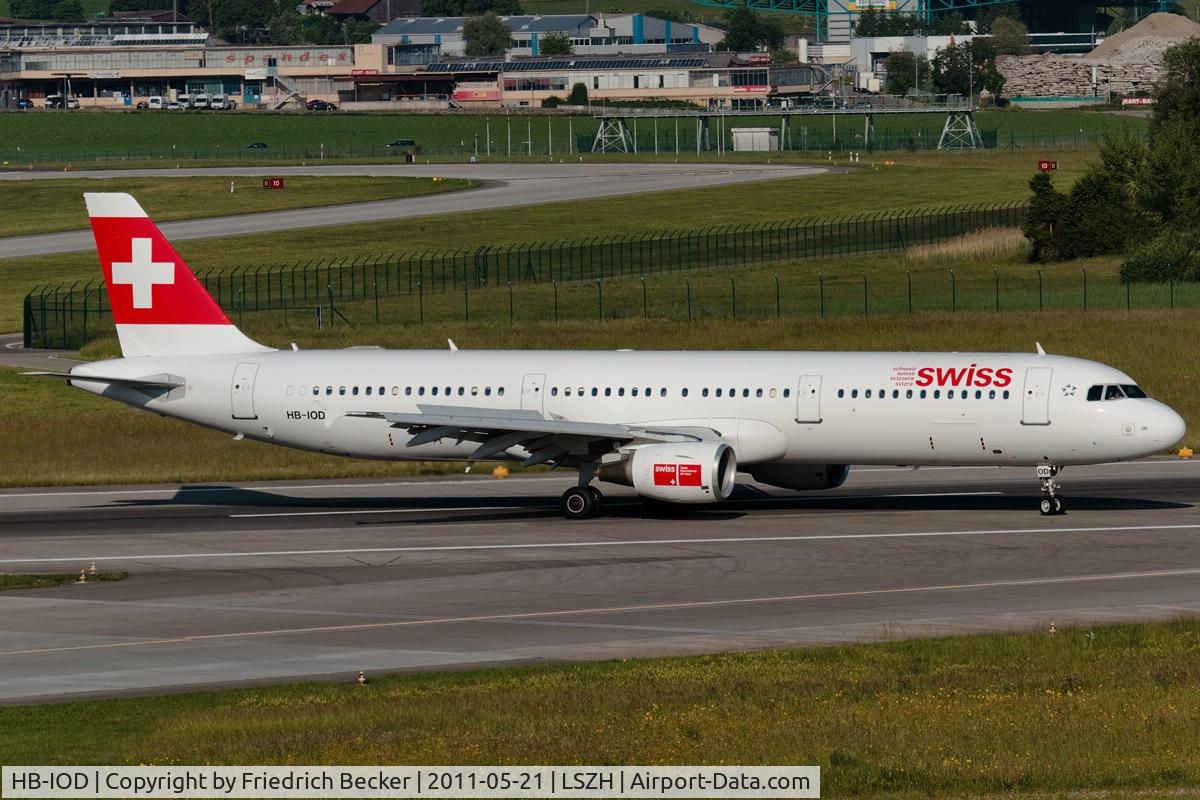 HB-IOD, 1995 Airbus A321-111 C/N 522, vacating the runway