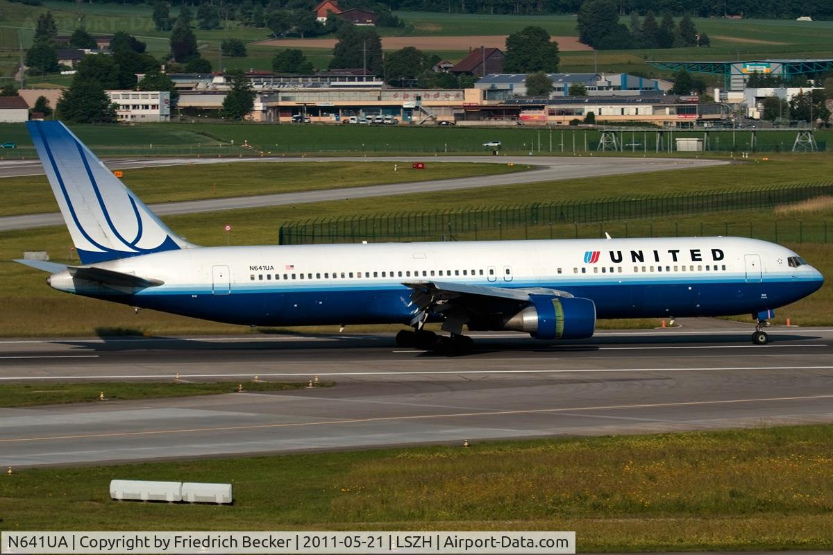 N641UA, 1991 Boeing 767-322/ER C/N 25091, decelerating after touchdown