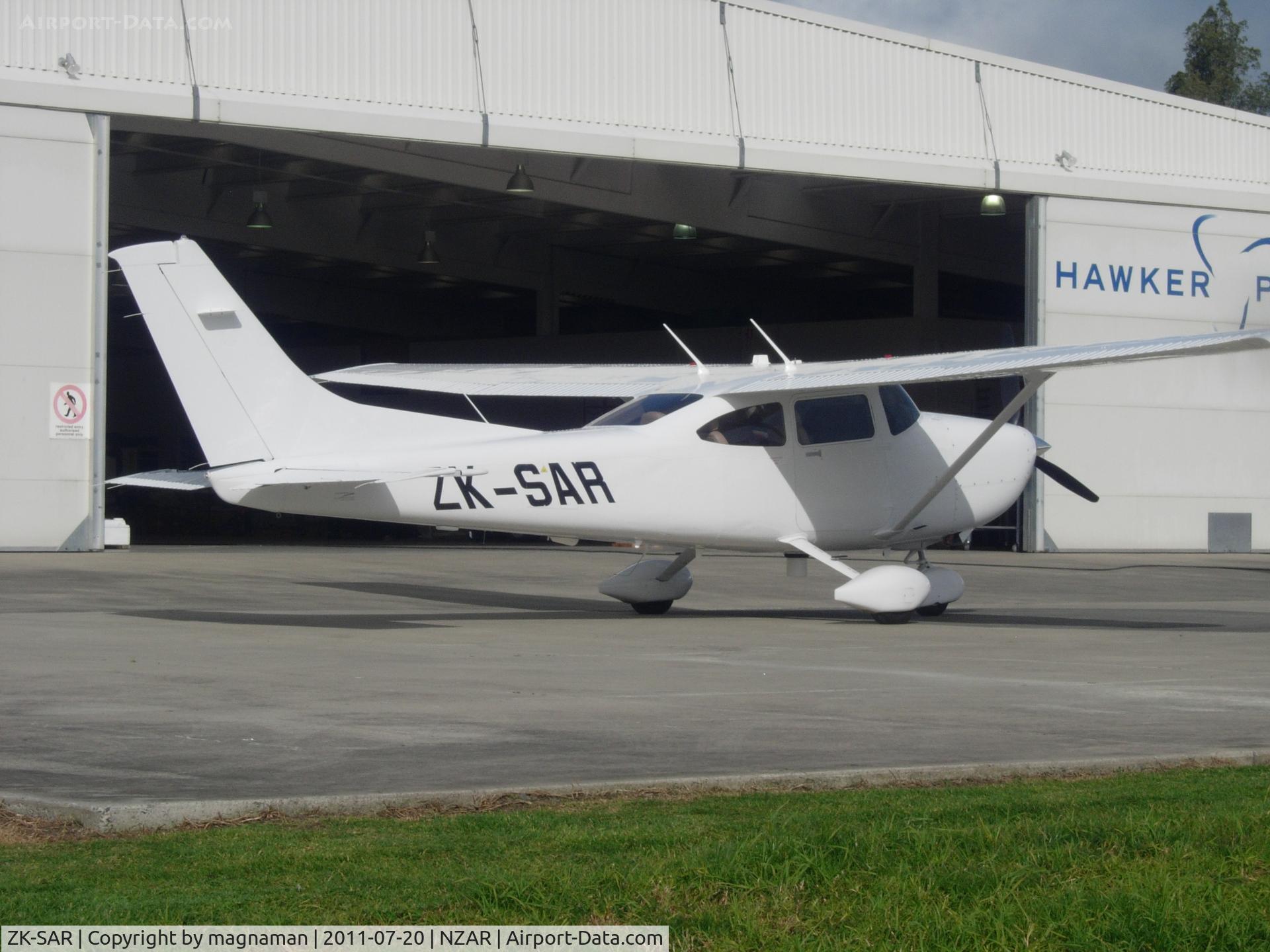 ZK-SAR, Cessna 182R Skylane C/N 18268212, Wot no colour?