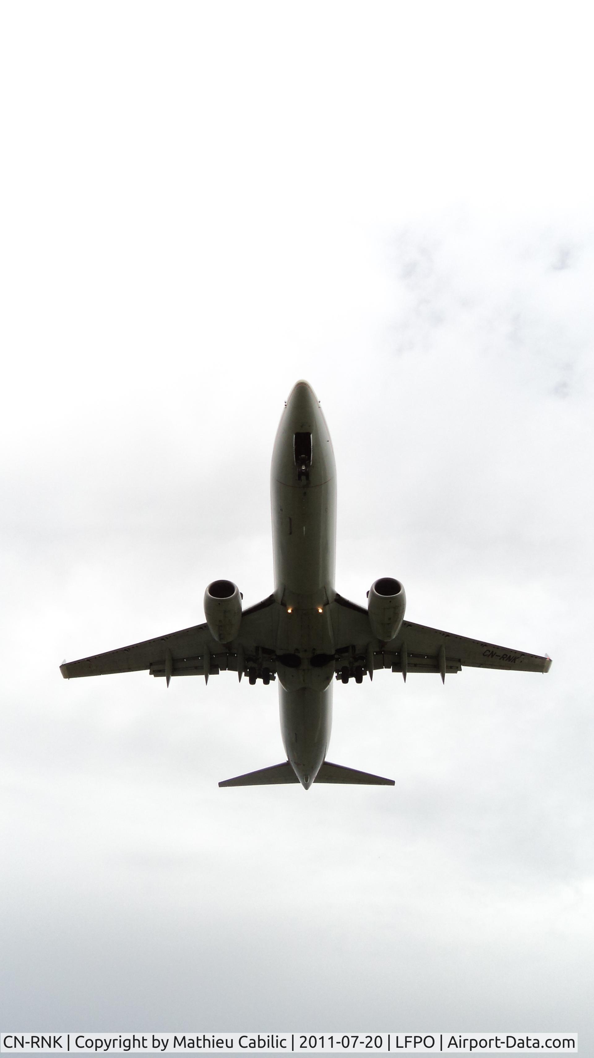 CN-RNK, 1998 Boeing 737-8B6 C/N 28981, Boeing 737-8B6 landing runway 26