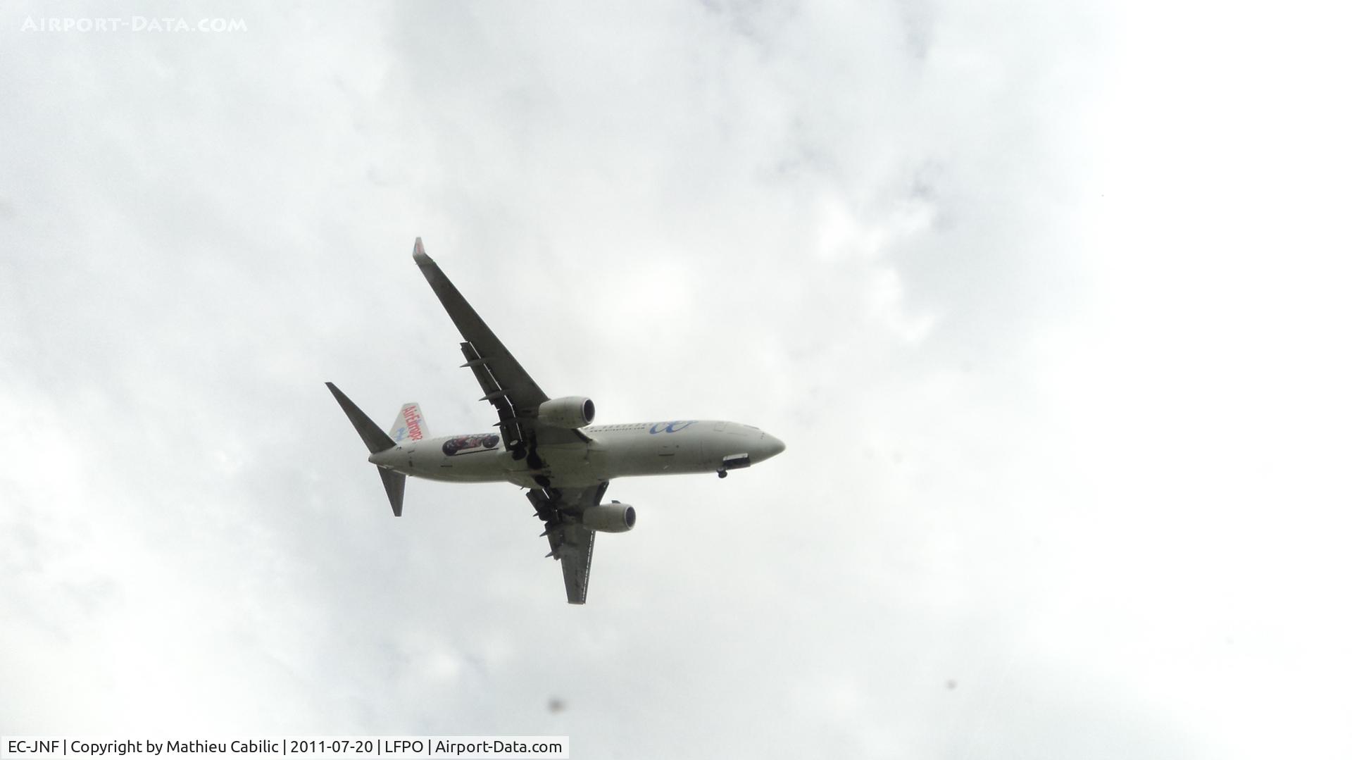 EC-JNF, 2006 Boeing 737-85P C/N 33977, Boeing 737-85P landing runway 26