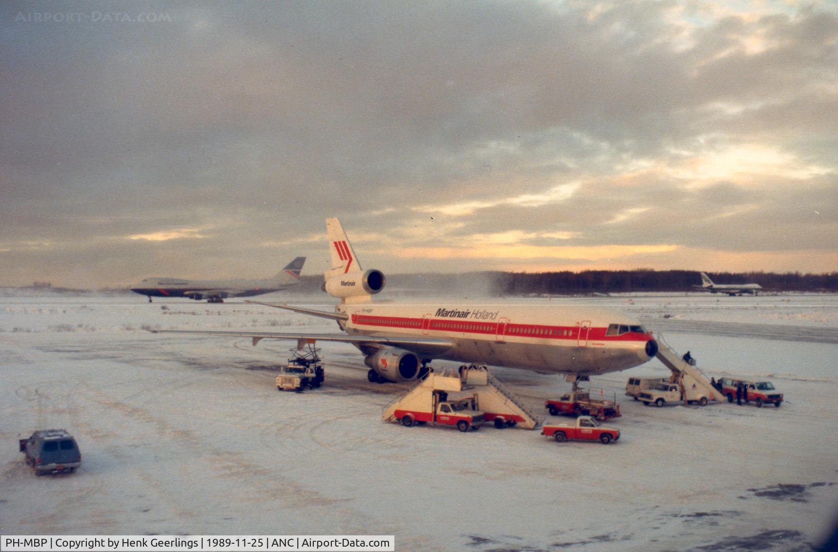PH-MBP, 1976 McDonnell Douglas DC-10-30 (CF) C/N 46956, Martinair Holland. Cargo flight  from Japan via ANC to AMS.

Plane sold to Royal Dutch AF and became T-235