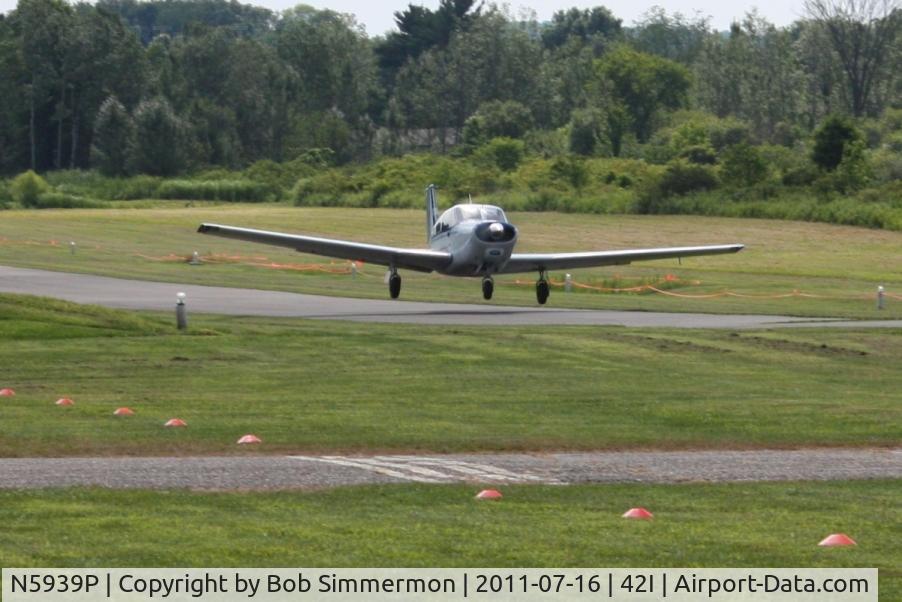 N5939P, 1959 Piper PA-24-250 Comanche C/N 24-1029, Departing the EAA fly-in at Zanesville, Ohio