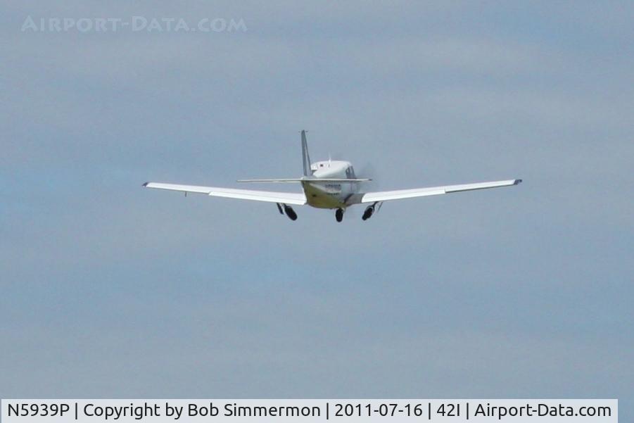 N5939P, 1959 Piper PA-24-250 Comanche C/N 24-1029, Departing the EAA fly-in at Zanesville, Ohio