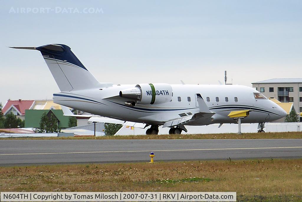 N604TH, 2001 Bombardier Challenger 604 (CL-600-2B16) C/N 5496, 