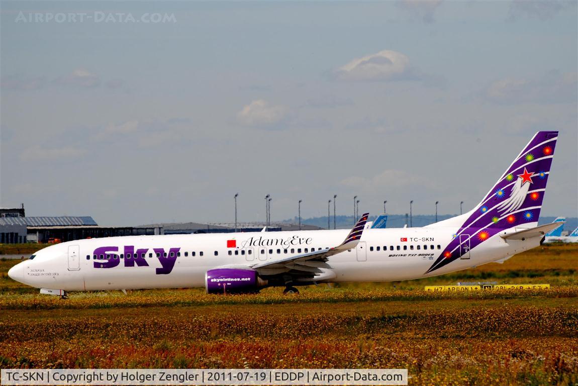 TC-SKN, 2009 Boeing 737-94X/ER C/N 36086, 3 hours later begins the final approach to Antalya