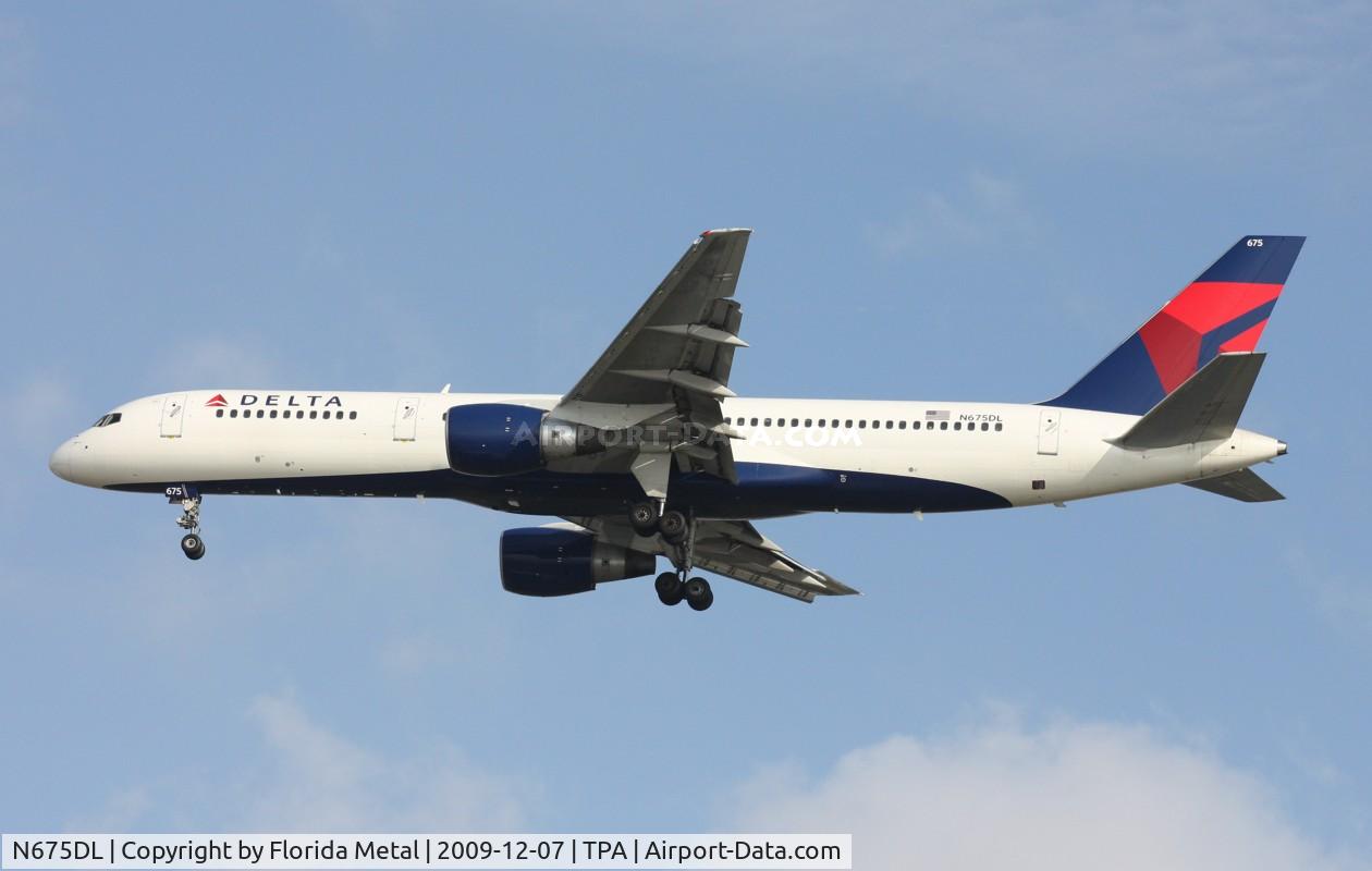 N675DL, 1992 Boeing 757-232 C/N 25980, Delta 757