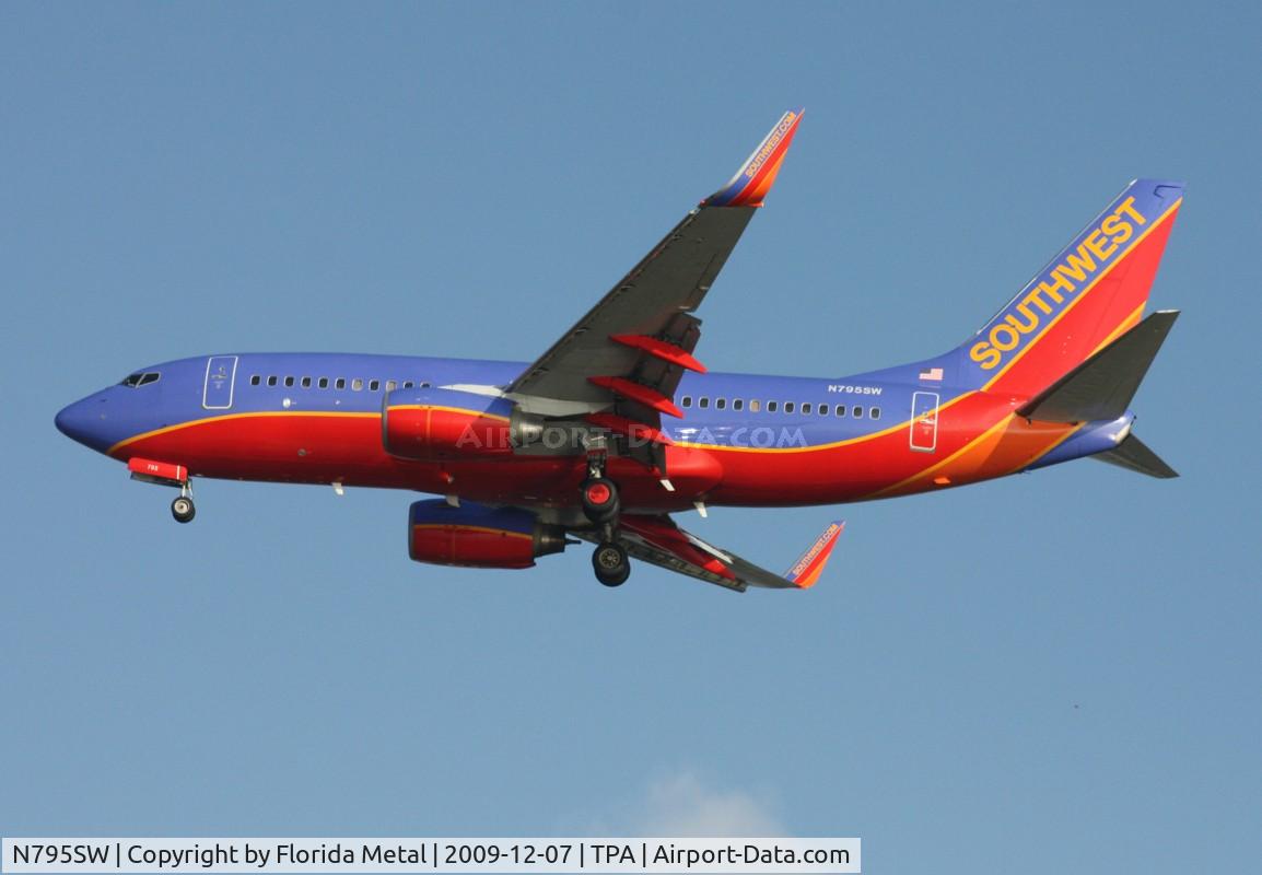 N795SW, 2001 Boeing 737-7H4 C/N 30606, Southwest 737