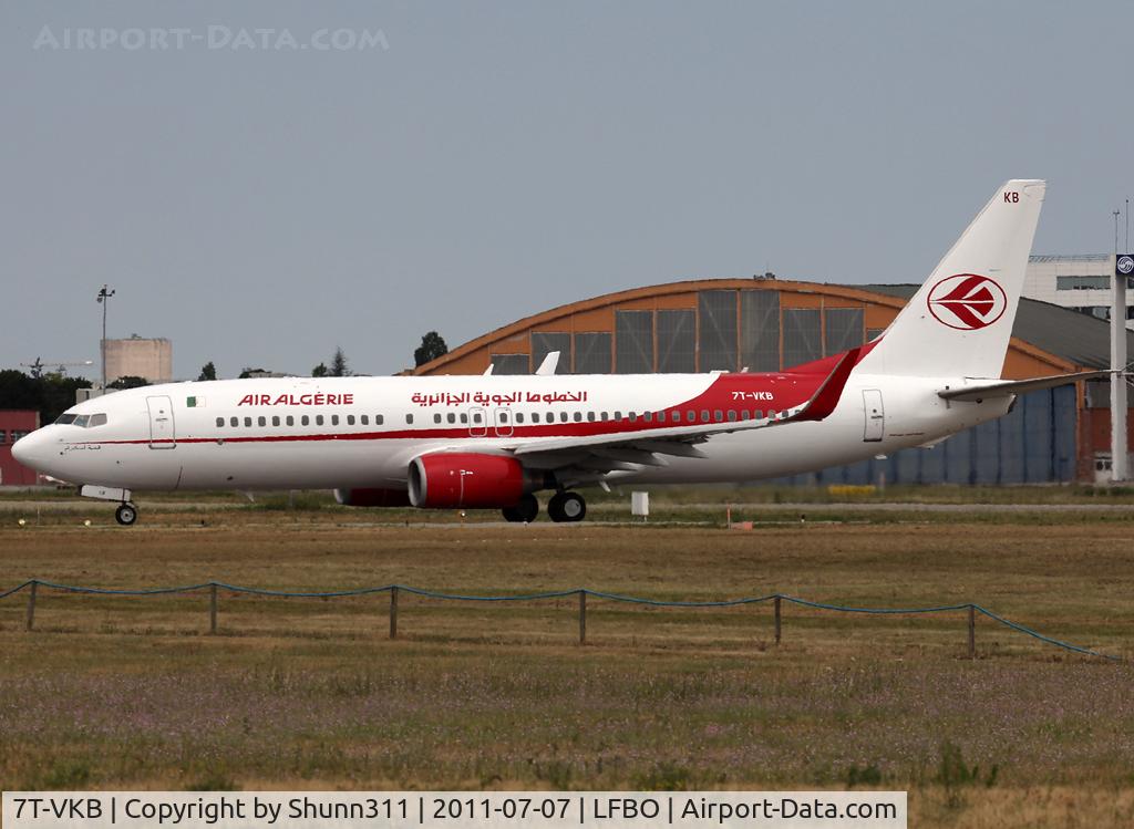 7T-VKB, 2005 Boeing 737-8D6 C/N 34165, Now in new c/s...