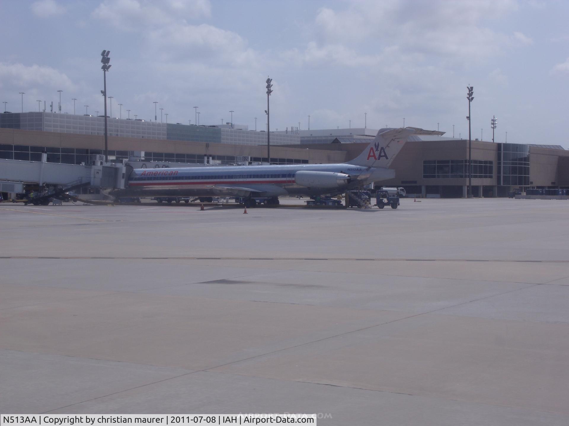 N513AA, 1990 McDonnell Douglas MD-82 (DC-9-82) C/N 49890, dc-9-82 at 1ah