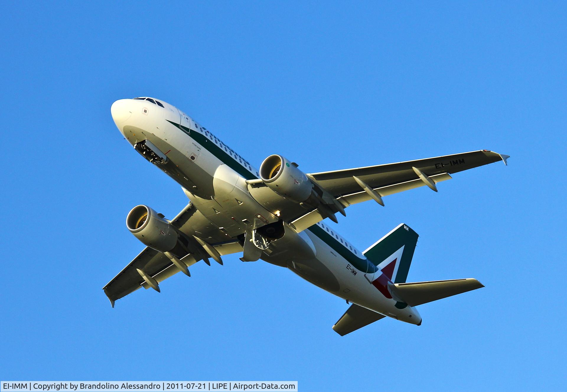 EI-IMM, 2011 Airbus A319-111 C/N 4759, Fresh new Airbus A319-111 for Alitalia
Takin'off from Bologna G.Marconi Airport