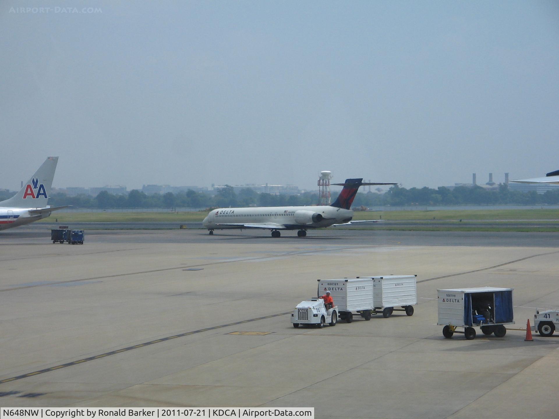 N648NW, McDonnell Douglas MD-90-30 C/N 53553, National