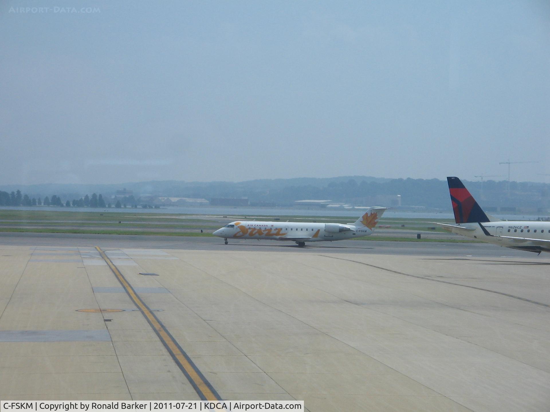 C-FSKM, 1995 Canadair CRJ-100ER (CL-600-2B19) C/N 7071, National