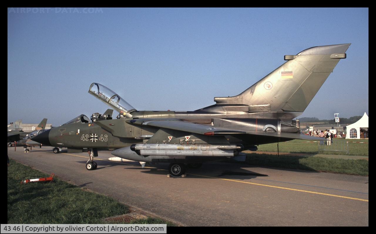 43 46, Panavia Tornado IDS C/N 128/GS020/4046, Static display of the great Payerne Airshow in 2004
