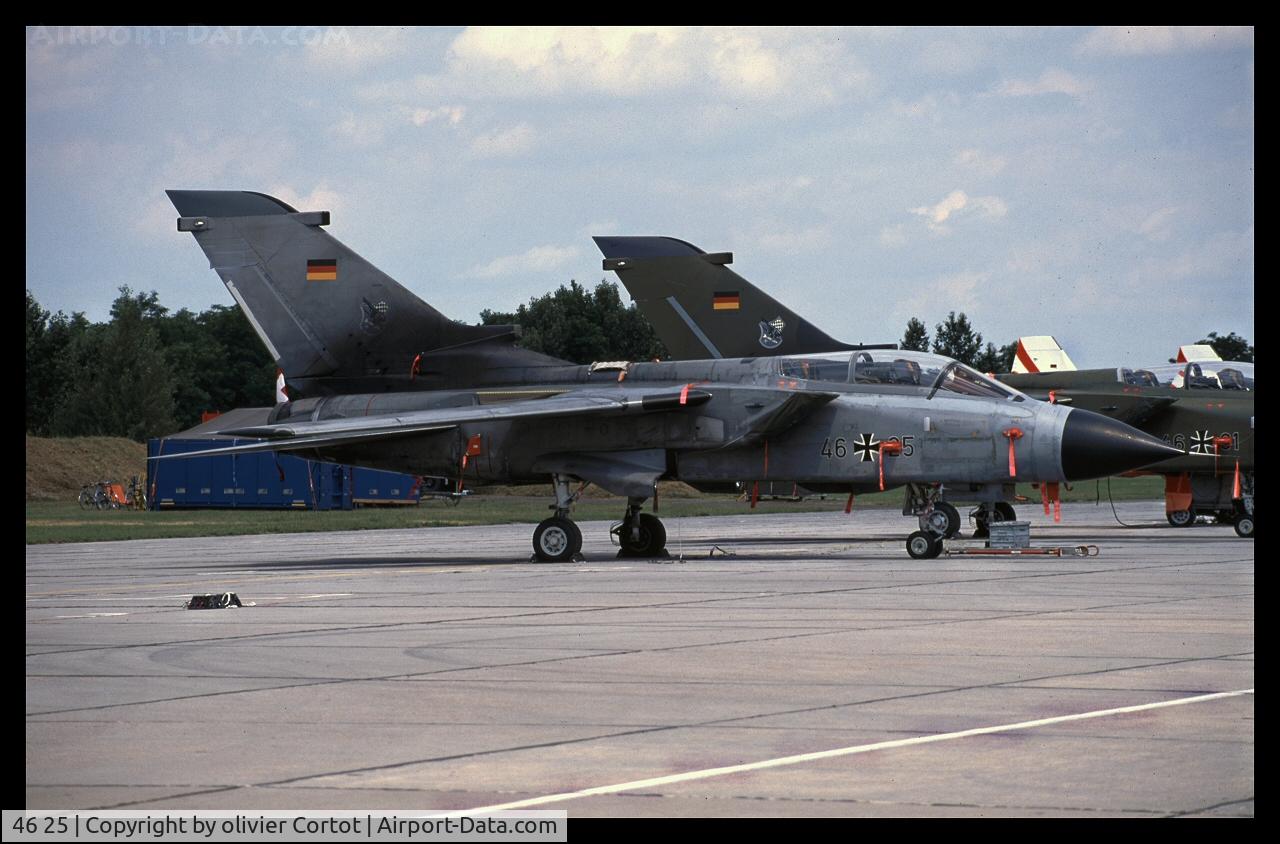 46 25, Panavia Tornado ECR C/N 821/GS258/4325, Colmar French AFB, early 2000's