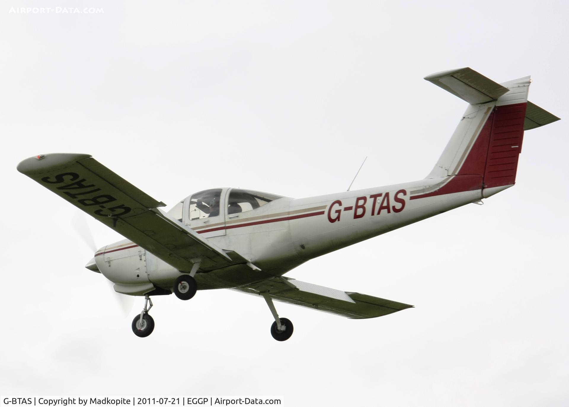 G-BTAS, 1979 Piper PA-38-112 Tomahawk Tomahawk C/N 38-79A0545, Final approach Liverpool John Lennon