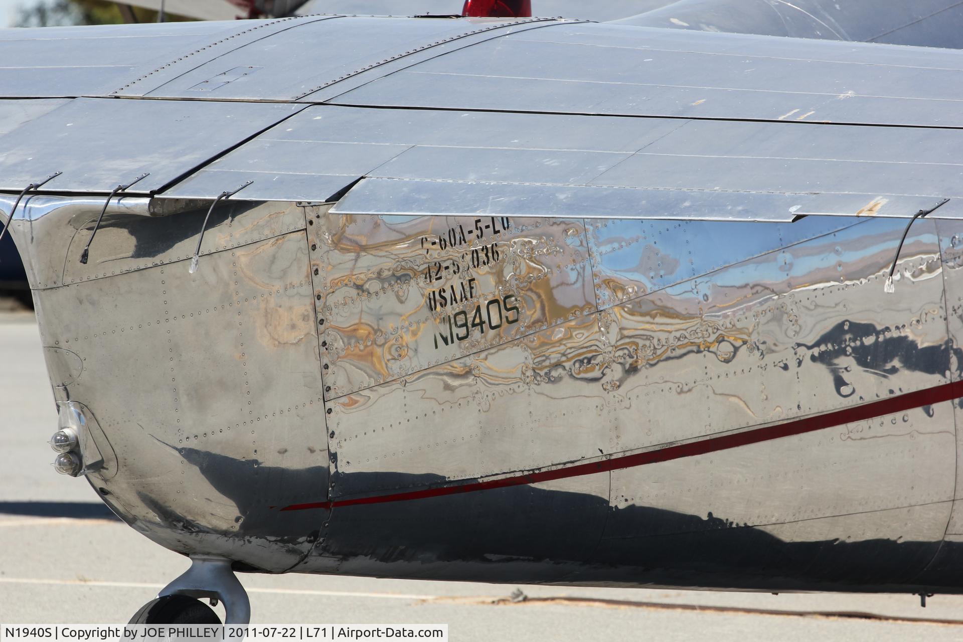 N1940S, 1943 Lockheed 18-56 Lodestar C/N 18-2509, Waiting for someone who will love her