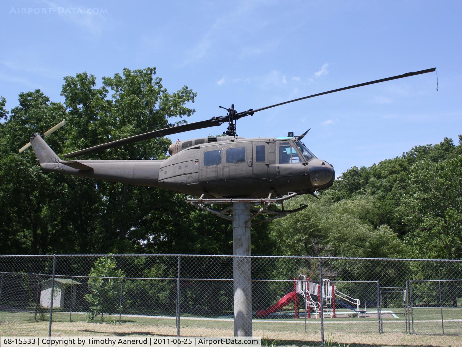 68-15533, Bell UH-1H Iroquois C/N 10261, Bell UH-1H-BF Iroquois, c/n: 10261,  Morse Park, Neosho, MO
