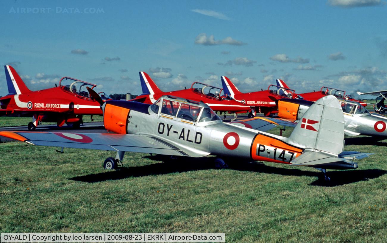 OY-ALD, 1953 De Havilland DHC-1 Chipmunk 22 C/N C1/0902, Roskilde Air Show 23.8.09
in service with RDAF as 12-147+P-147
from 7.53-8.76 as the last del.DHC-1 to 
RDAF