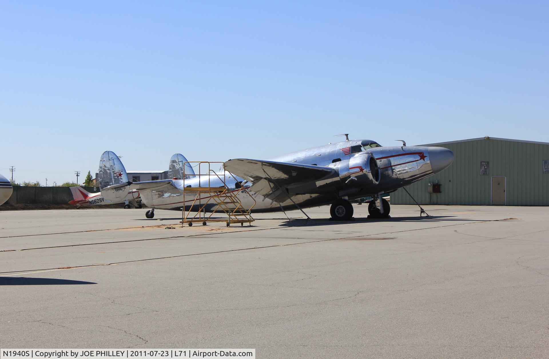 N1940S, 1943 Lockheed 18-56 Lodestar C/N 18-2509, What a lady