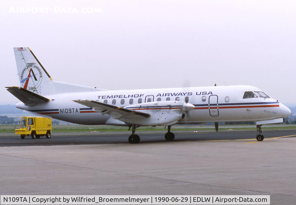 N109TA, 1988 Saab 340A C/N 340A-121, Tempelhof Airways USA / Taxiing in after flight from Berlin-Tempelhof to Dortmund.