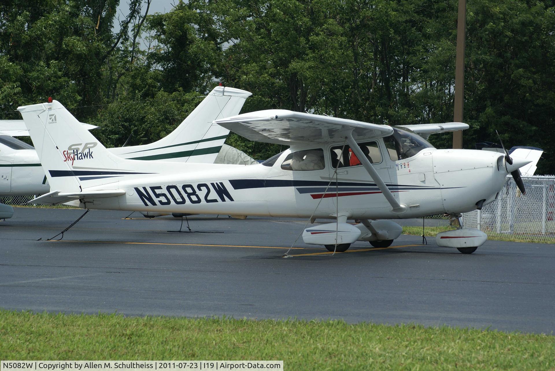 N5082W, 2001 Cessna 172S C/N 172S8970, 2001 Cessna 172S