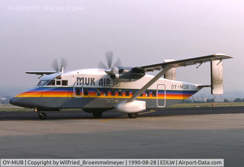 OY-MUB, 1981 Short 330-200 C/N SH.3069, MUK AIR / Taxiing to runway.