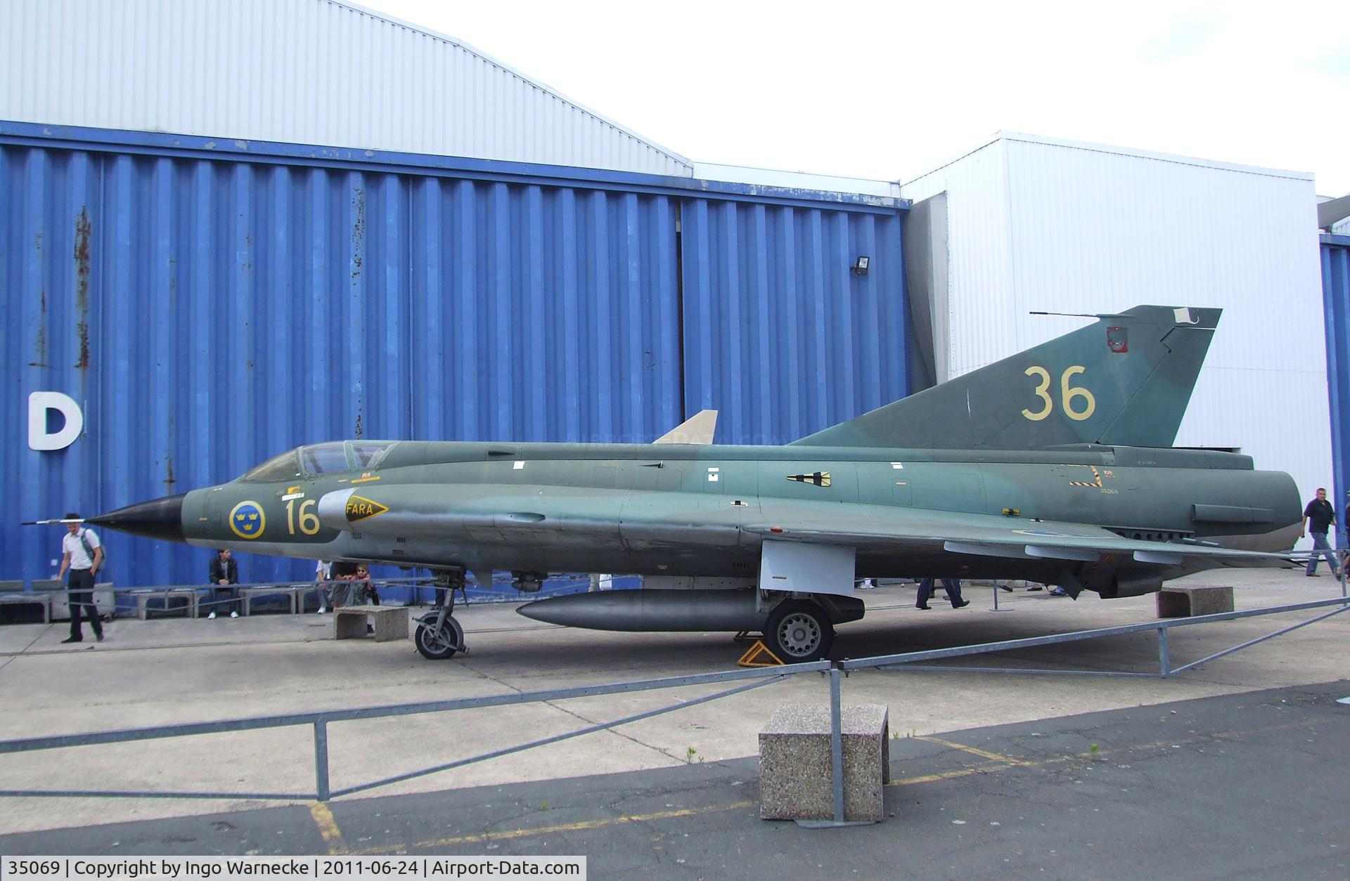 35069, 1961 Saab J-35A Draken C/N 35-069, SAAB J35A Draken at the Musee de l'Air, Paris/Le Bourget