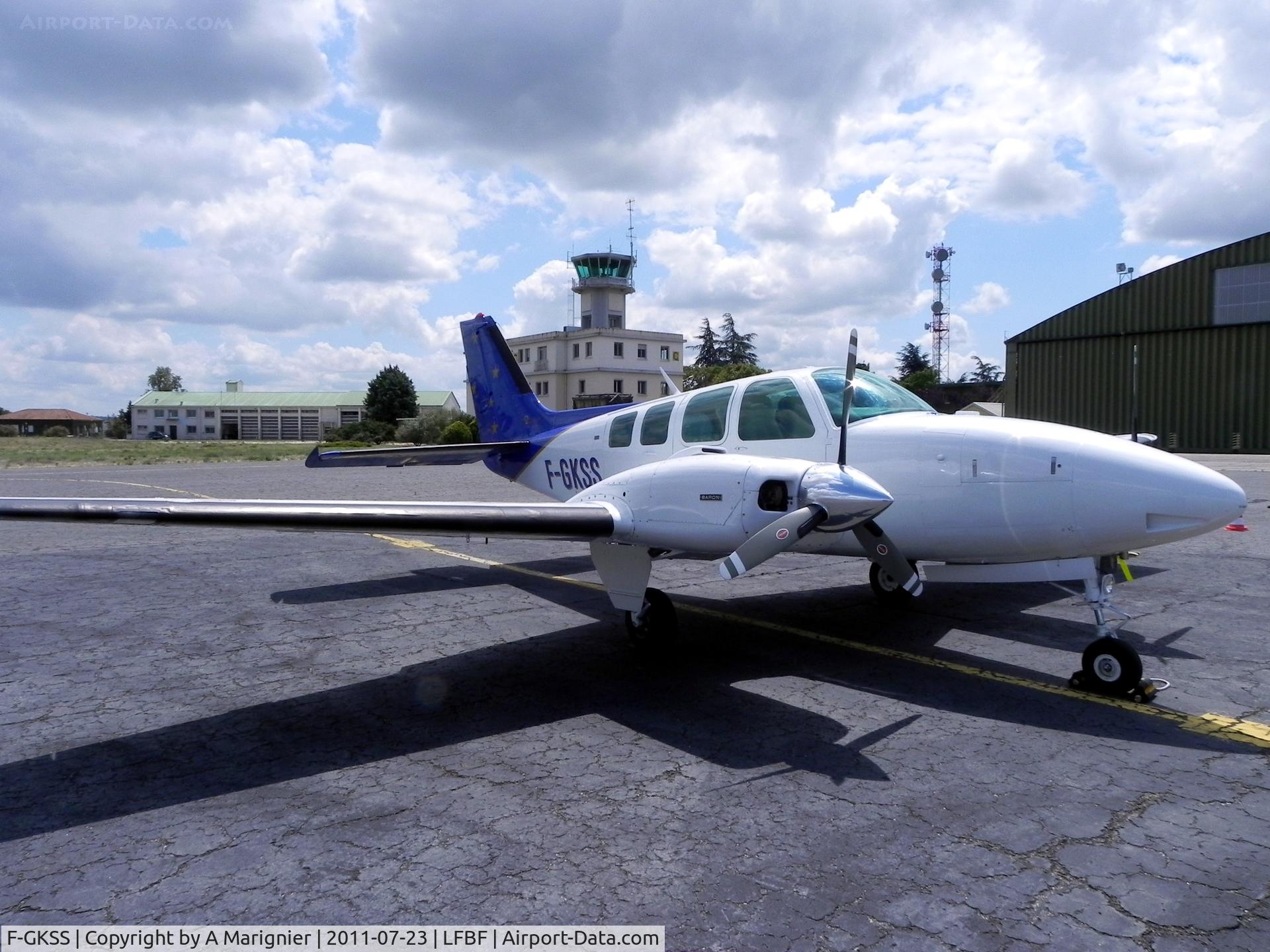F-GKSS, 1971 Beech 58 Baron C/N TH-154, Francazal AB is currently transitioning to a public airport for GA and business aviation. Impressive place, and super friendly staff. Available soon: fuel, plus locator and GNSS approaches. Hope they can keep prices at a reasonable level...