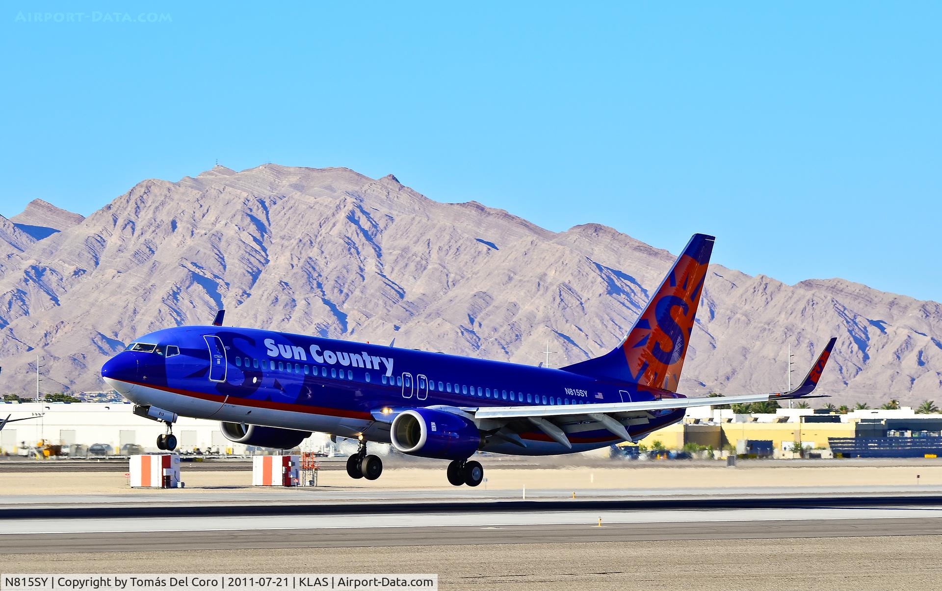 N815SY, 2002 Boeing 737-8BK C/N 30623, N815SY Sun Country Airlines Boeing 737-8BK(WL) cn 30623/1136Las Vegas - McCarran International (LAS / KLAS)USA - Nevada, July 21, 2011Photo: Tomás Del Coro