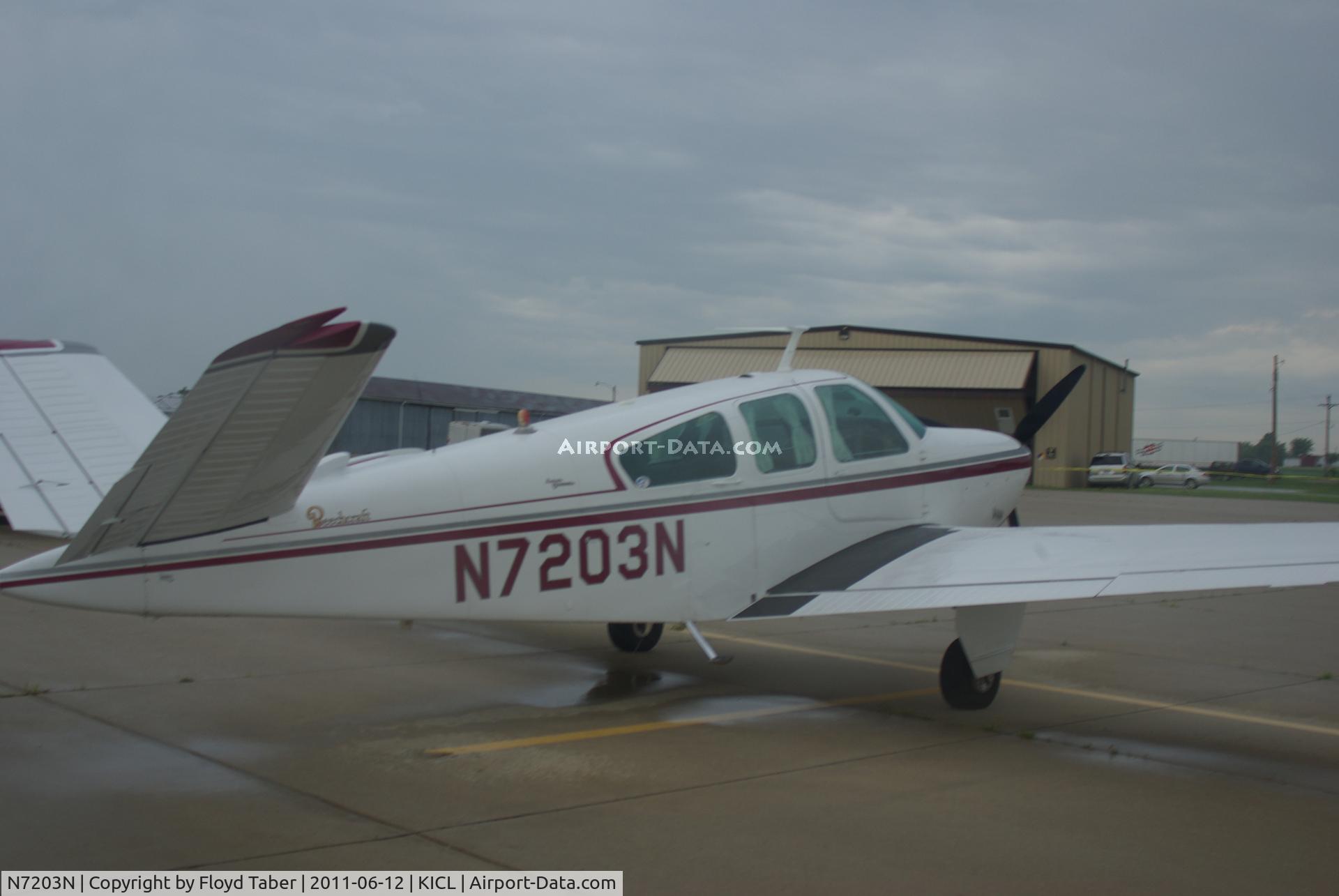N7203N, 1968 Beech V35A Bonanza C/N D-8716, Clarinda Fly In Attendee