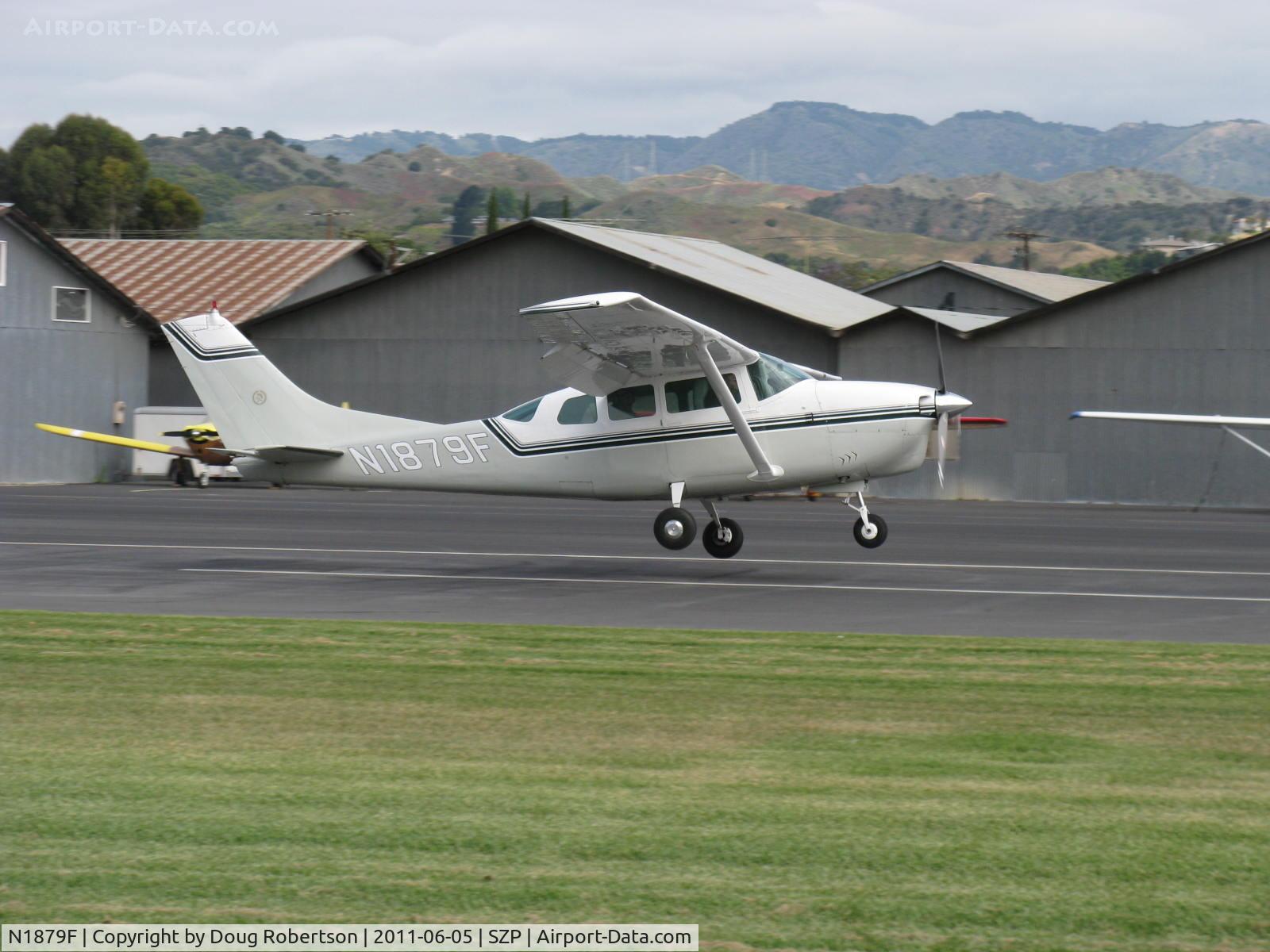 N1879F, 1966 Cessna 210F Centurion C/N 21058779, 1966 Cessna 210F CENTURION, Continental IO-520-A 285 Hp, landing Rwy 04