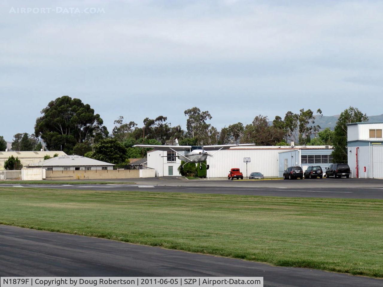 N1879F, 1966 Cessna 210F Centurion C/N 21058779, 1966 Cessna 210F CENTURION, Continental IO-520-A 285 Hp, on short final Rwy 04